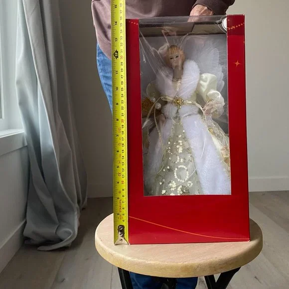 Angel Christmas Tree Topper - Picture 4 of 7